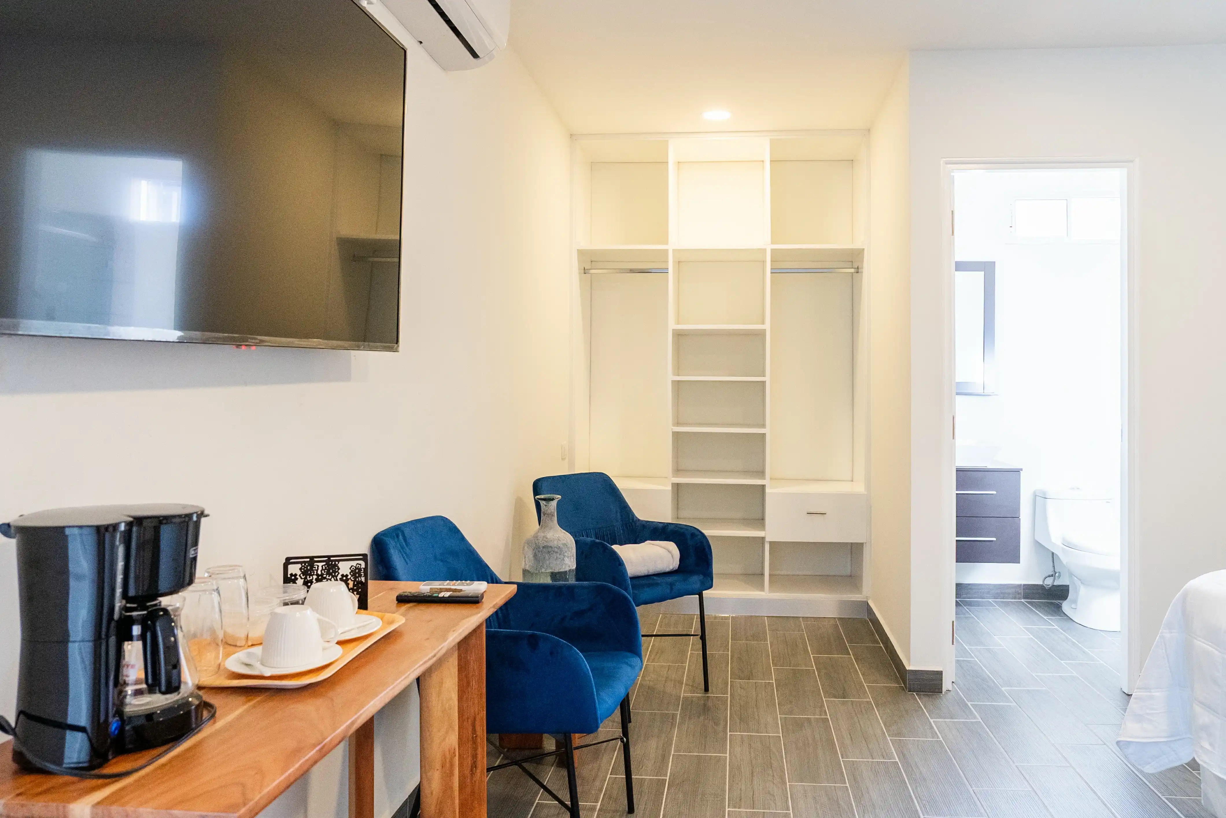 Suite 1